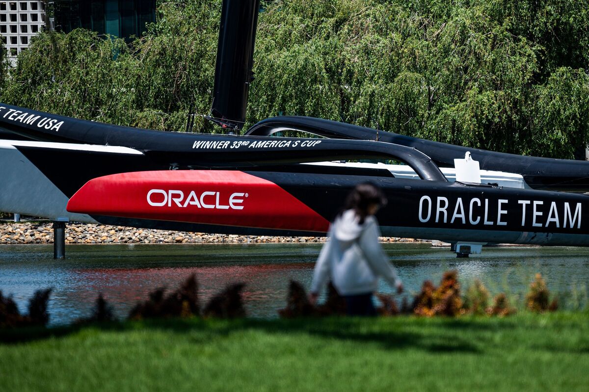 Oracle Plans Thousands of Layoffs as AI Data Center Expansion Strains Cash Flow