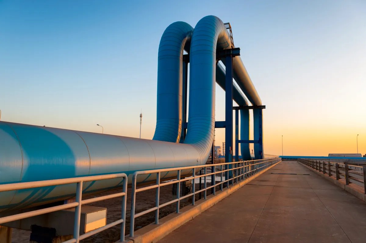 Meta, Google, and Microsoft race to lock up natural gas capacity for AI data centers — and risks are mounting